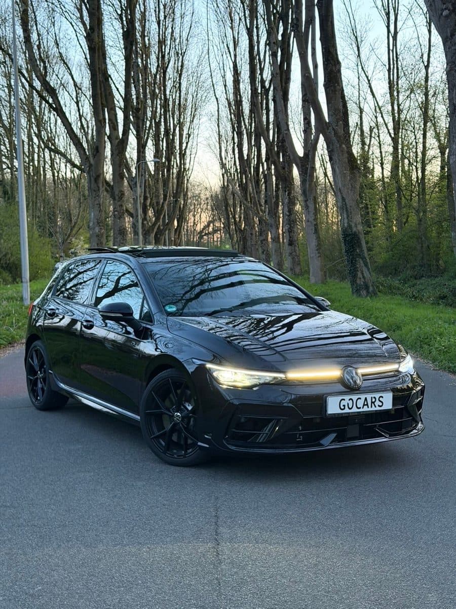 Volkswagen Golf 8.5R Black Edition